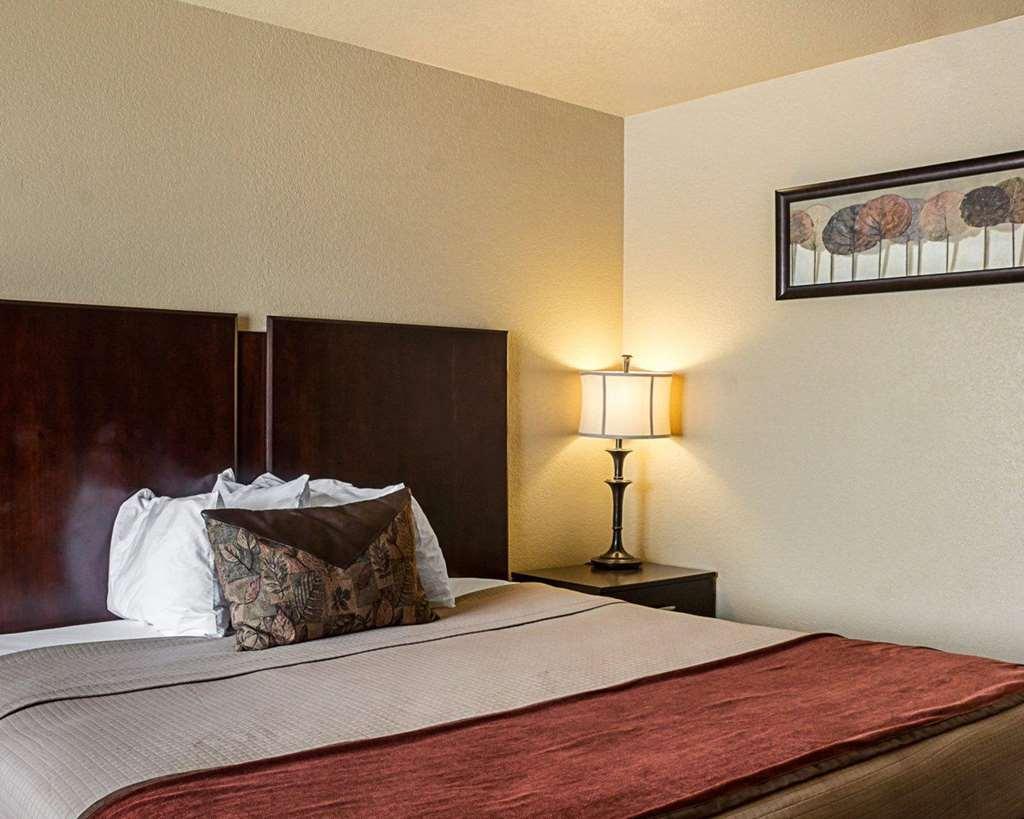 Econo Lodge Black Hills Rapid City Room photo